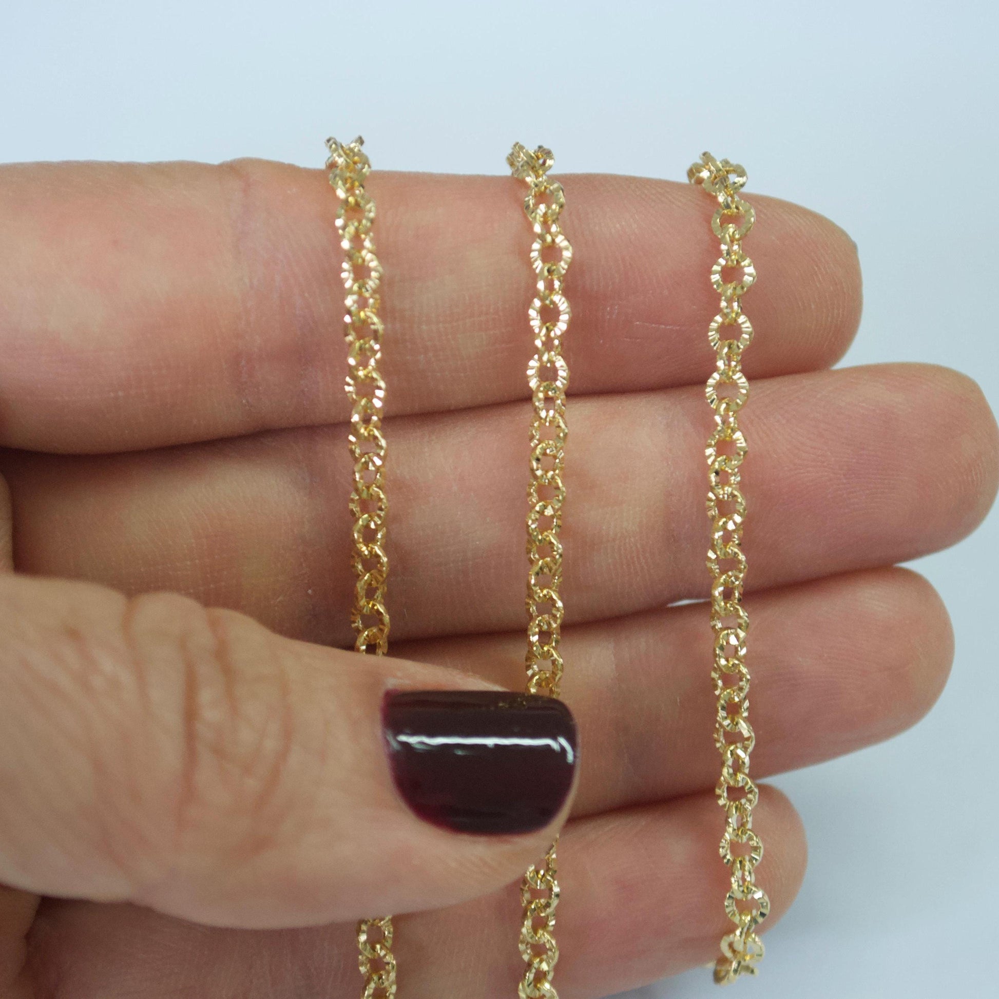 14k gold filled diamond cut starburst chain 3mm close up detail